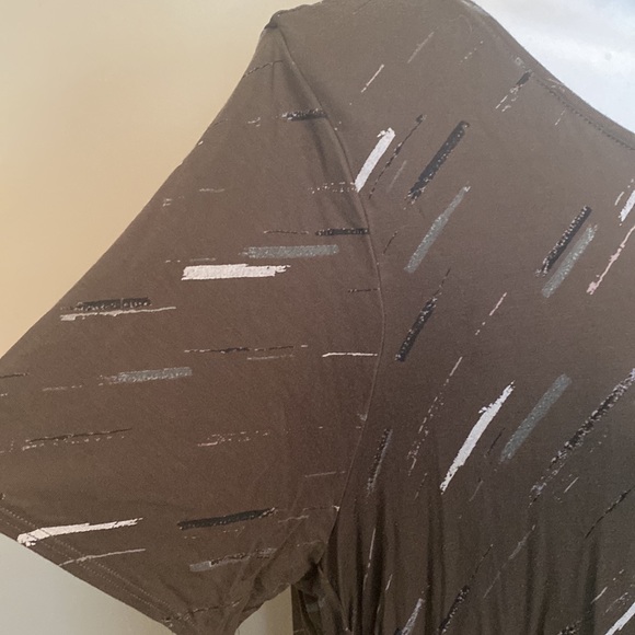 CLOSET CLEANOUT --   3 / $20 DEAL ON THIS ITEM - Picture 3 of 5